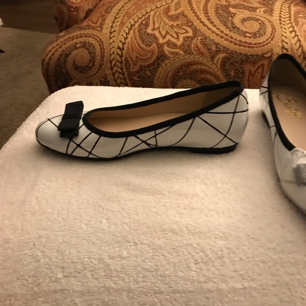 Black and white flats